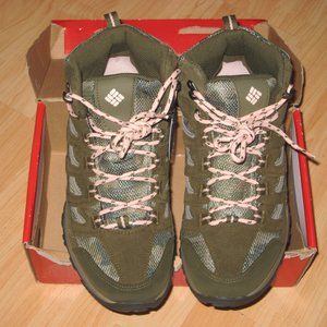 Columbia Crestwood Mid Womens Waterproof Hiking Boots Green Camo Sz 9 BL5371-383